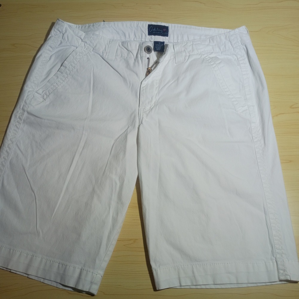Ashley Judd Bermuda Shorts Women Size 12 White Stretch Cotton Casual Classic